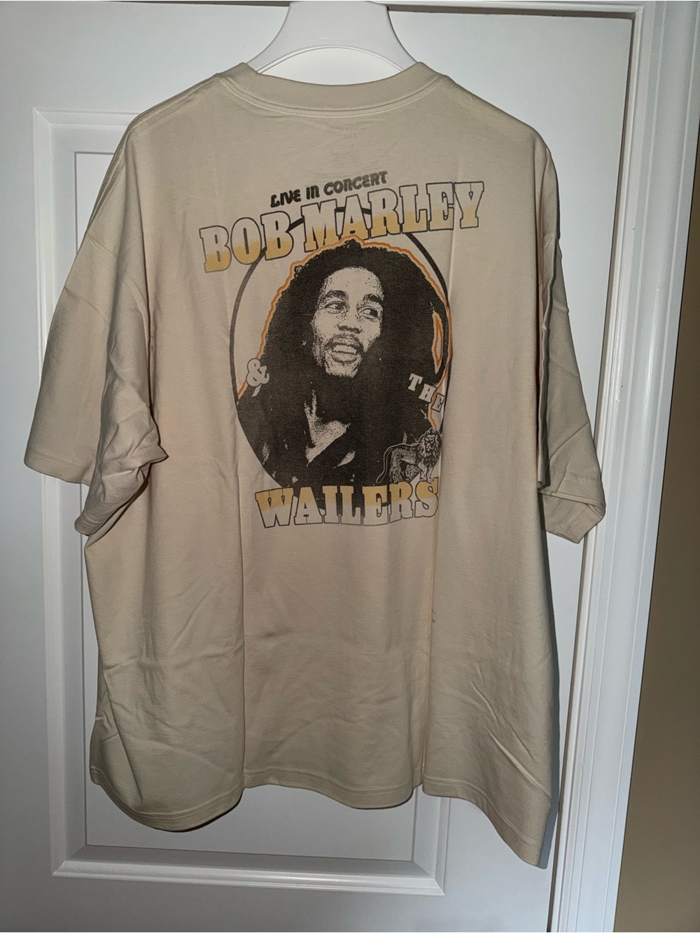 American Eagle Outfitters Beige Bob Marley Graphic Tee - Men